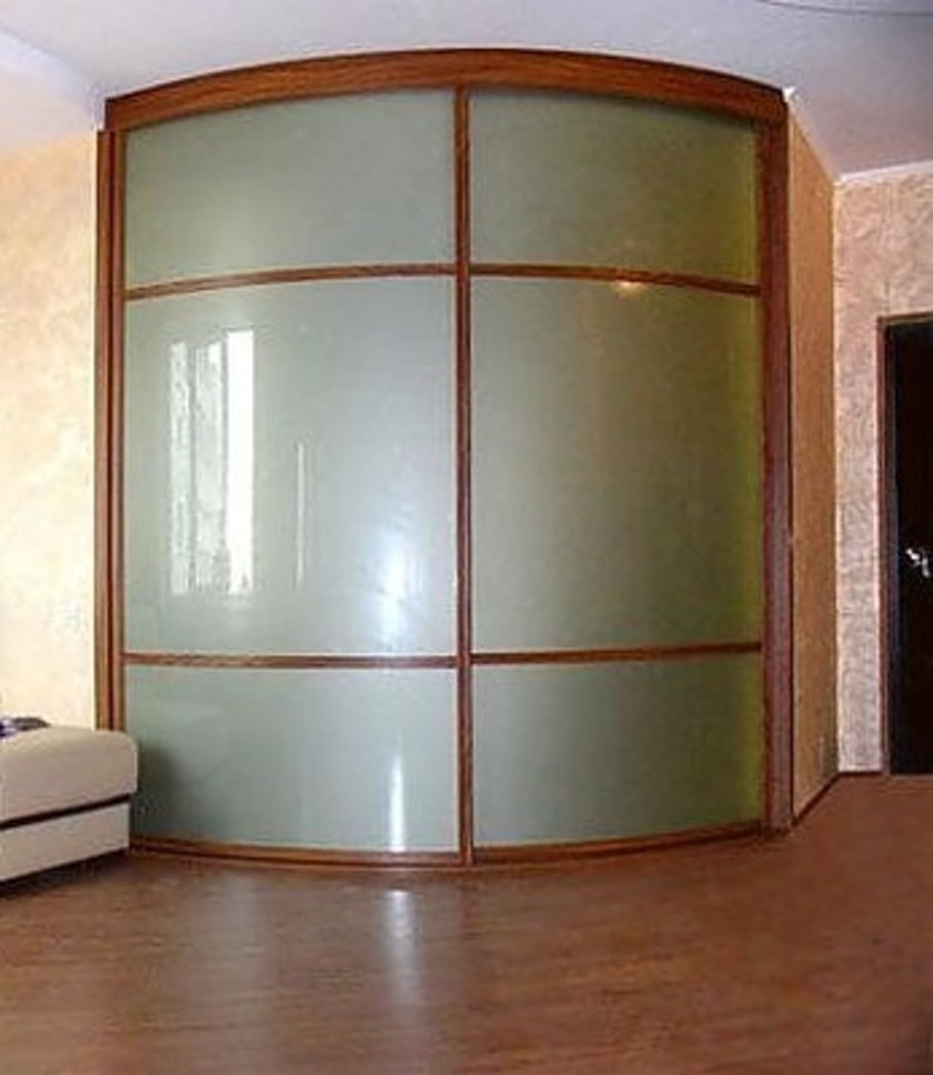 Встроенный шкаф купе радиусный в классическом стиле Великий Новгород